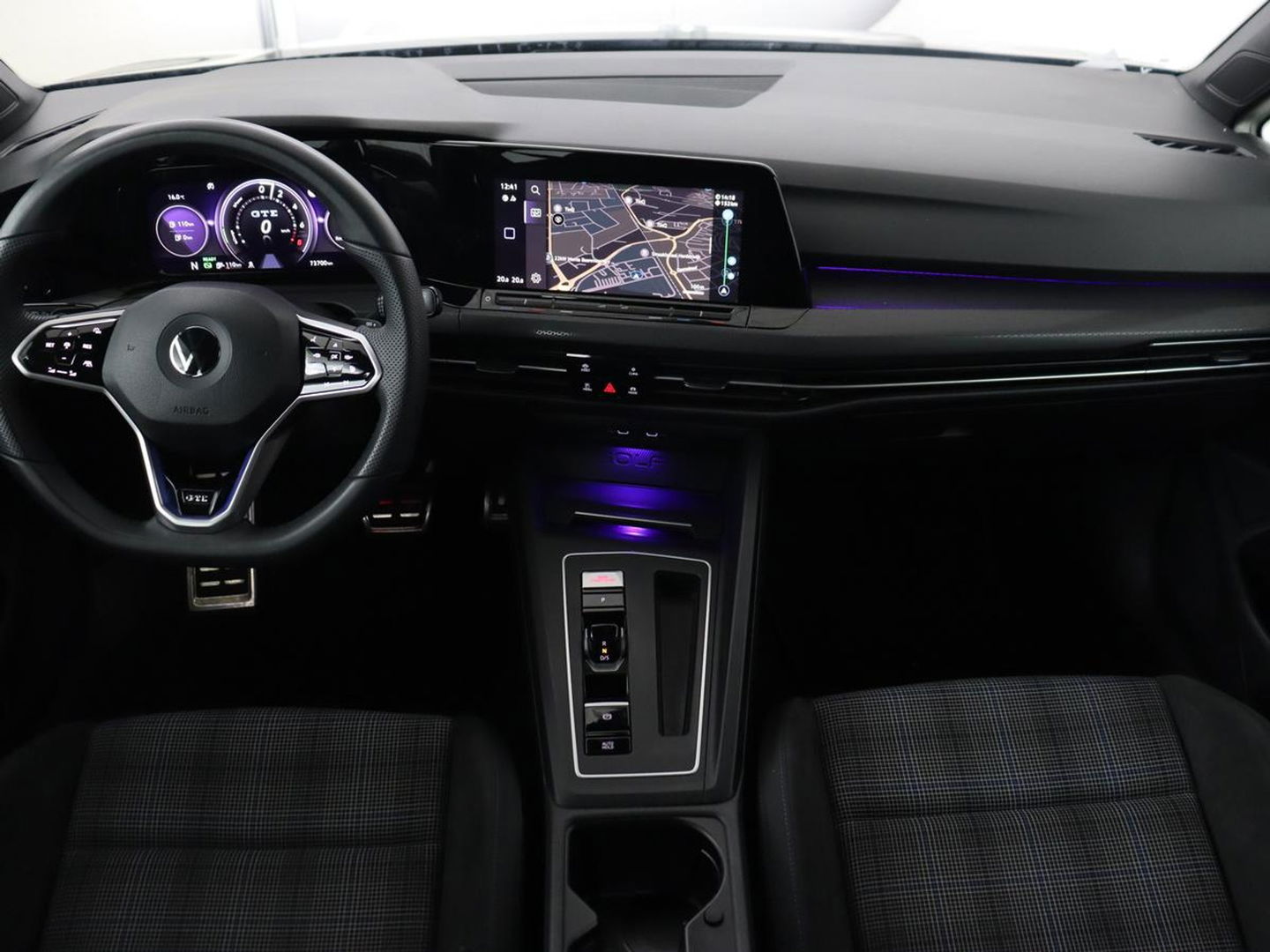 Volkswagen Golf 1.4 eHybrid GTE | Adaptive cruise | Camera | Park Assist | Carplay | Navigatie | Sfeerverlichting | LED Plus | Sportstoelen | Climate control | PHEV | Plug In