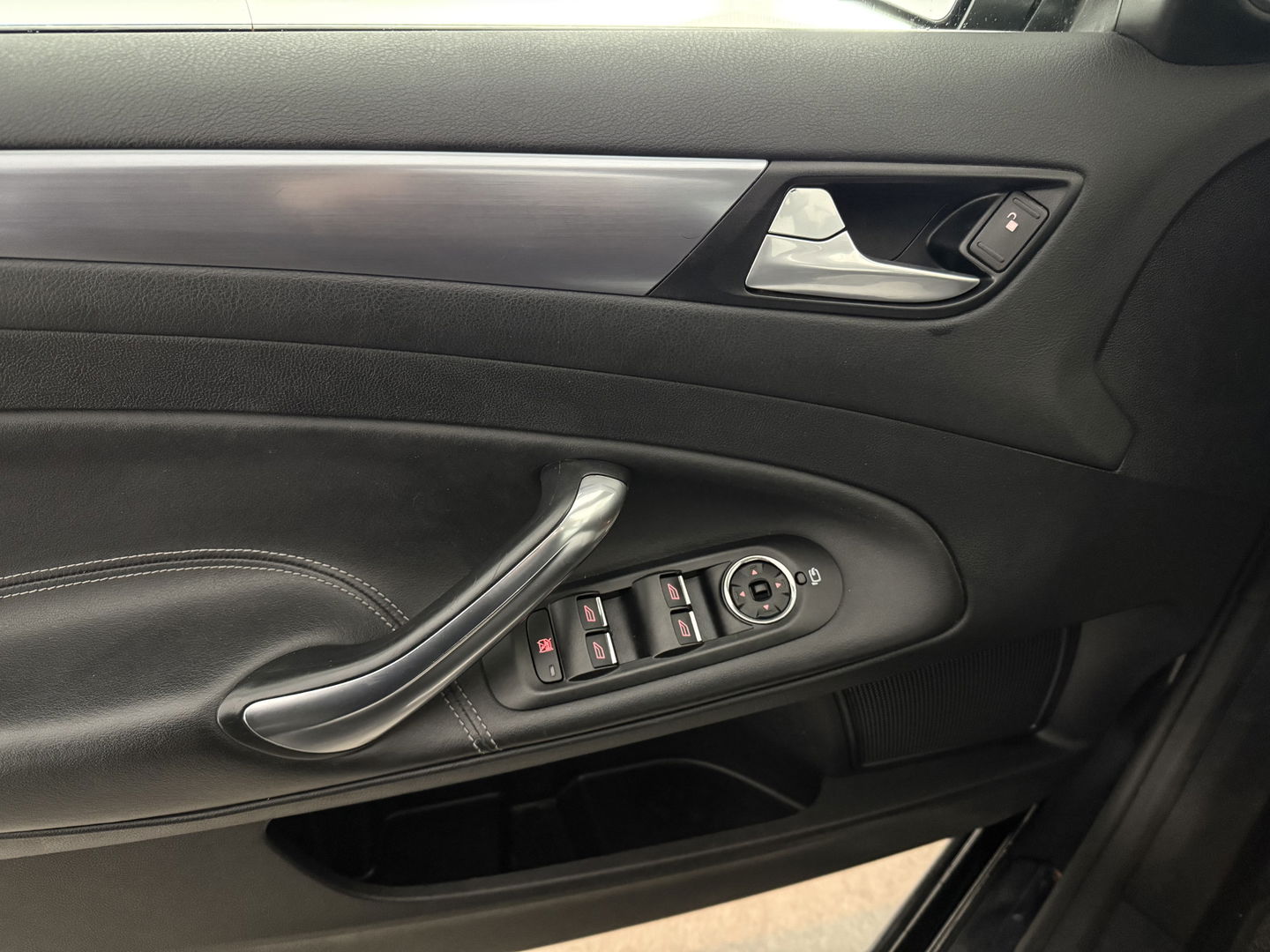 Ford Mondeo 1.6 TDCi ECOnetic | Pano | Clima | Trekh. | Cruise | Stoelverw. | Navi | Parkeersens. | Keyless | NAP