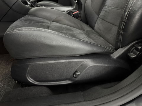 Ford Mondeo 1.6 TDCi ECOnetic | Pano | Clima | Trekh. | Cruise | Stoelverw. | Navi | Parkeersens. | Keyless | NAP