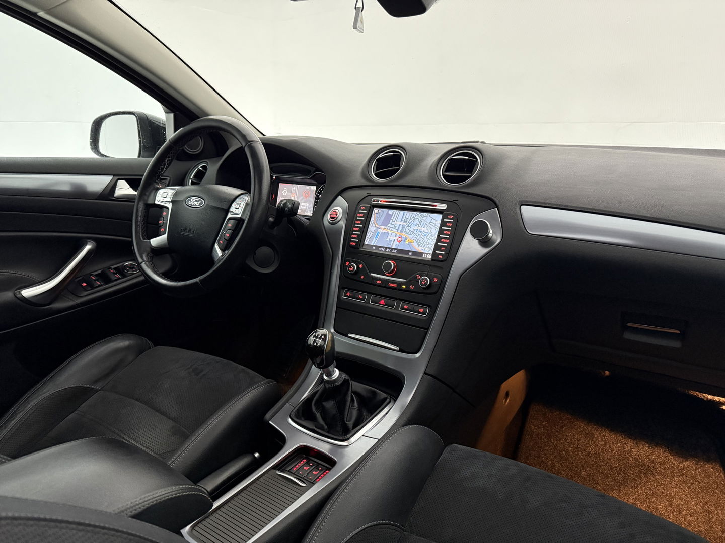 Ford Mondeo 1.6 TDCi ECOnetic | Pano | Clima | Trekh. | Cruise | Stoelverw. | Navi | Parkeersens. | Keyless | NAP