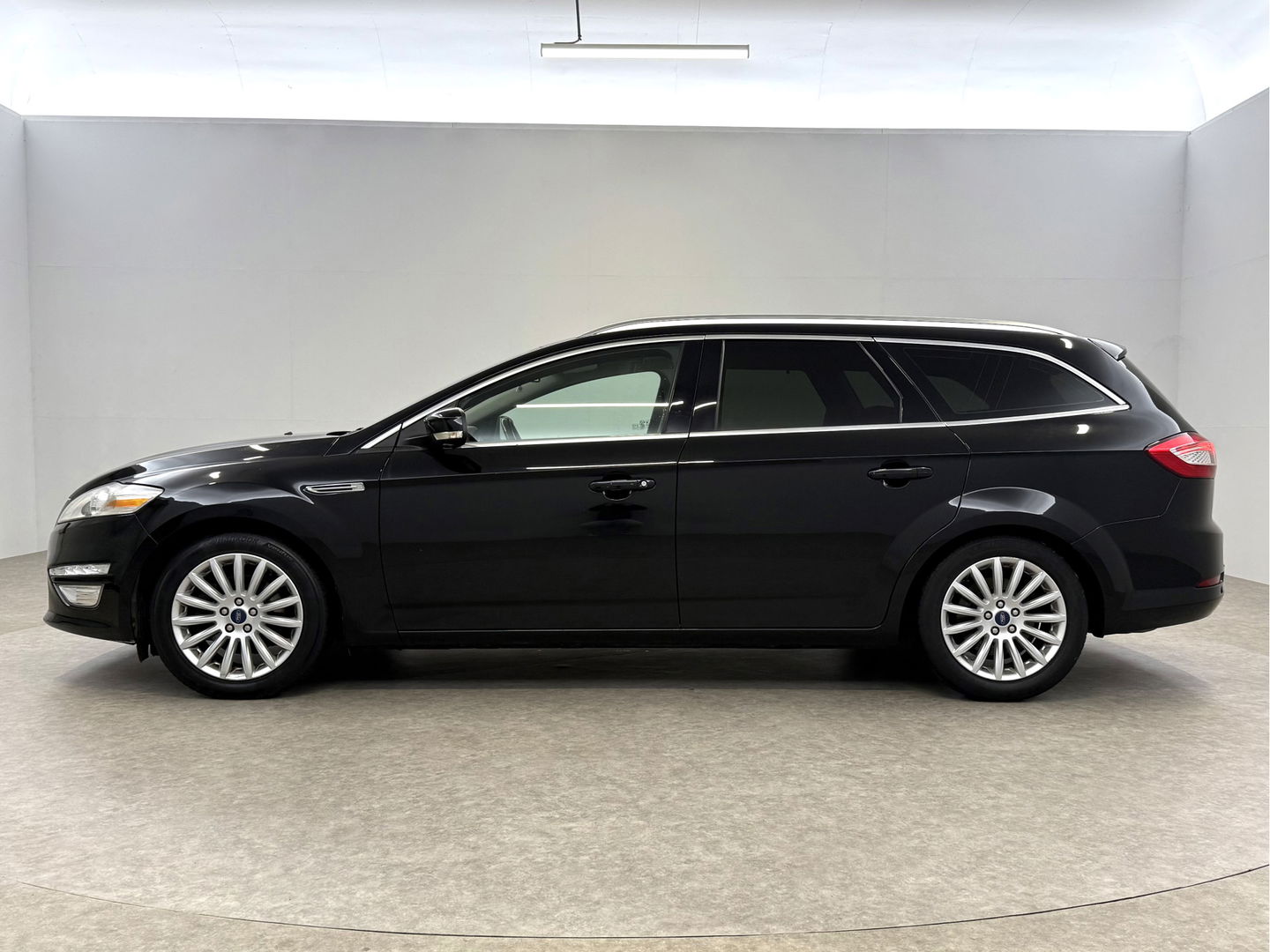 Ford Mondeo 1.6 TDCi ECOnetic | Pano | Clima | Trekh. | Cruise | Stoelverw. | Navi | Parkeersens. | Keyless | NAP