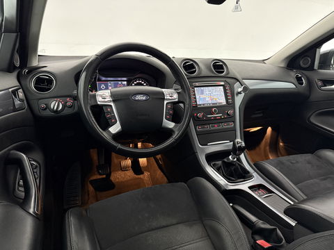 Ford Mondeo 1.6 TDCi ECOnetic | Pano | Clima | Trekh. | Cruise | Stoelverw. | Navi | Parkeersens. | Keyless | NAP