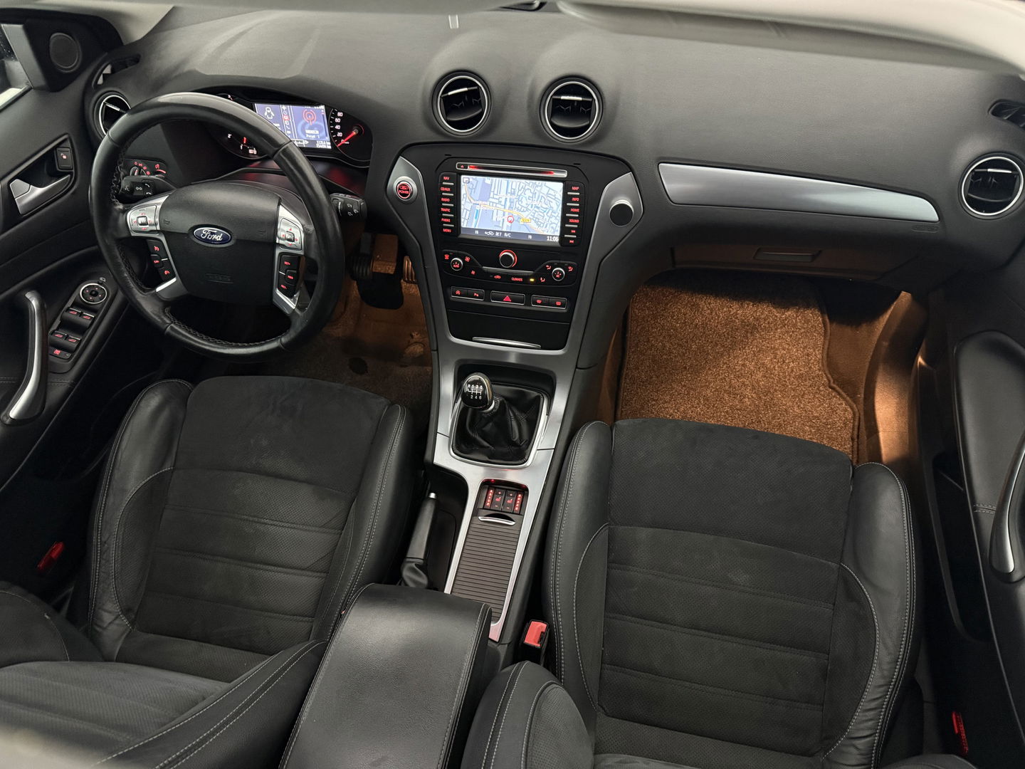 Ford Mondeo 1.6 TDCi ECOnetic | Pano | Clima | Trekh. | Cruise | Stoelverw. | Navi | Parkeersens. | Keyless | NAP