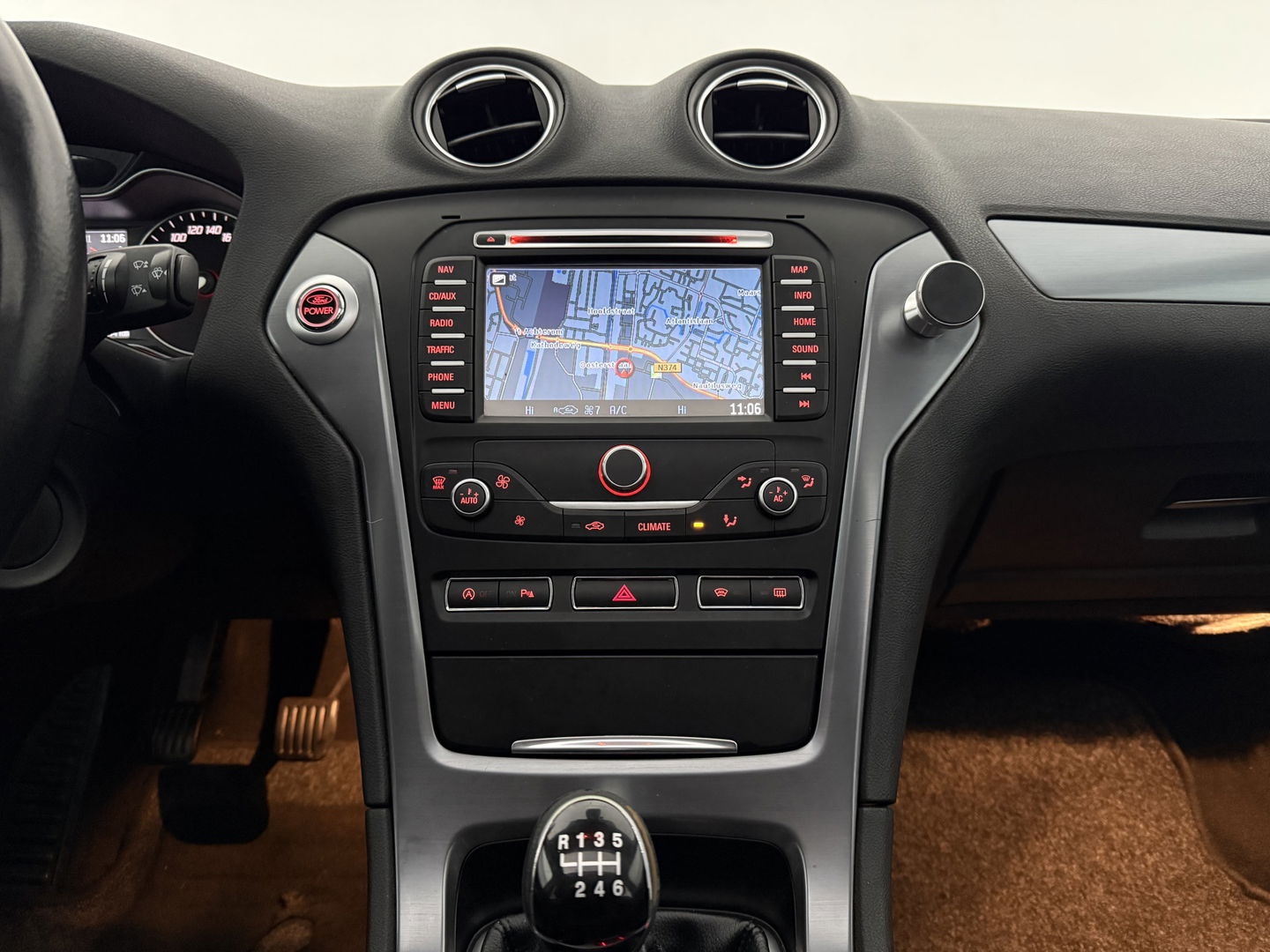 Ford Mondeo 1.6 TDCi ECOnetic | Pano | Clima | Trekh. | Cruise | Stoelverw. | Navi | Parkeersens. | Keyless | NAP