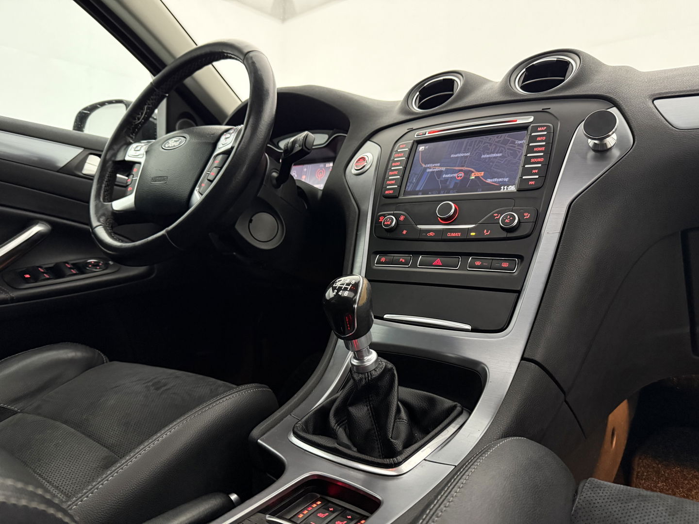 Ford Mondeo 1.6 TDCi ECOnetic | Pano | Clima | Trekh. | Cruise | Stoelverw. | Navi | Parkeersens. | Keyless | NAP