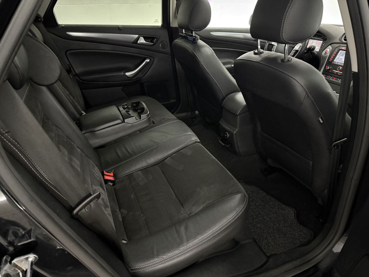 Ford Mondeo 1.6 TDCi ECOnetic | Pano | Clima | Trekh. | Cruise | Stoelverw. | Navi | Parkeersens. | Keyless | NAP