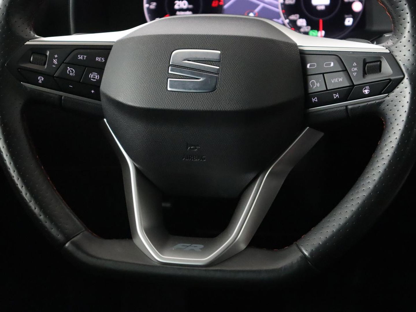 SEAT Leon 1.5 eTSI FR Intense | Stoelverwarming | Adaptive cruise | Camera | Carplay | Navigatie | Full LED | Keyless | Stuurverwarming | Climate control