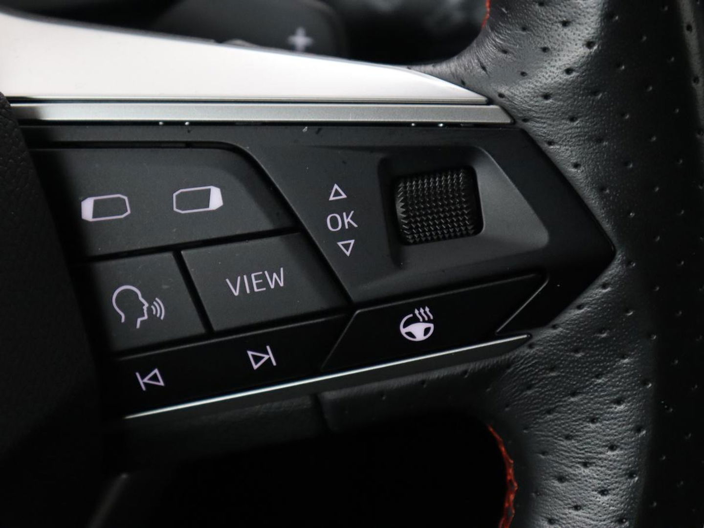 SEAT Leon 1.5 eTSI FR Intense | Stoelverwarming | Adaptive cruise | Camera | Carplay | Navigatie | Full LED | Keyless | Stuurverwarming | Climate control