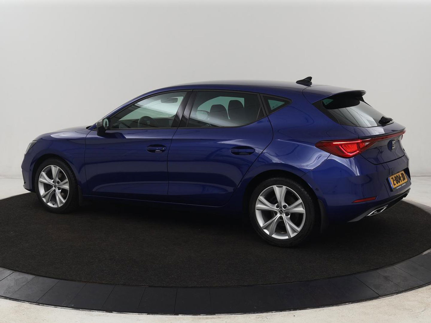 SEAT Leon 1.5 eTSI FR Intense | Stoelverwarming | Adaptive cruise | Camera | Carplay | Navigatie | Full LED | Keyless | Stuurverwarming | Climate control