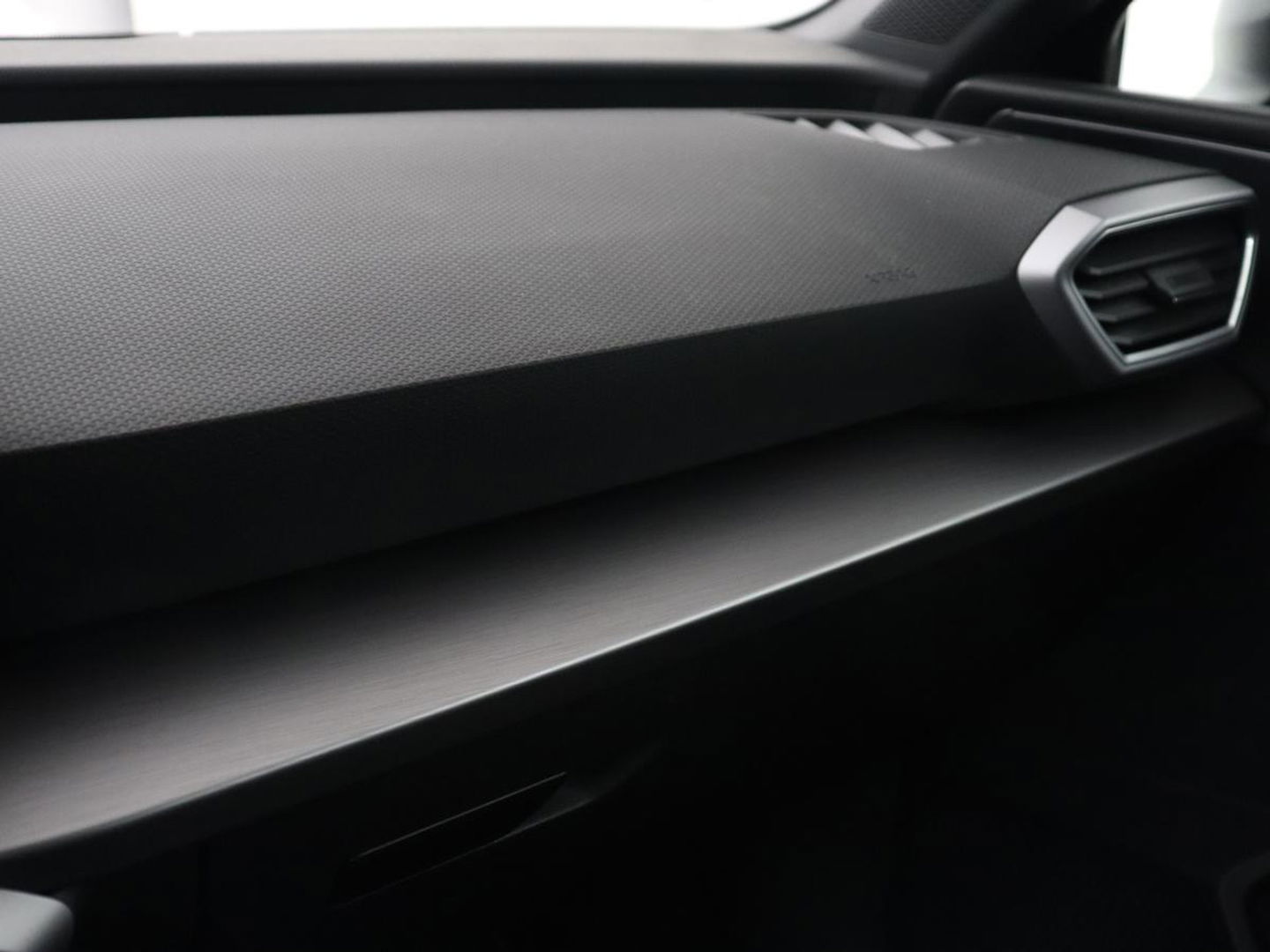 SEAT Leon 1.5 eTSI FR Intense | Stoelverwarming | Adaptive cruise | Camera | Carplay | Navigatie | Full LED | Keyless | Stuurverwarming | Climate control