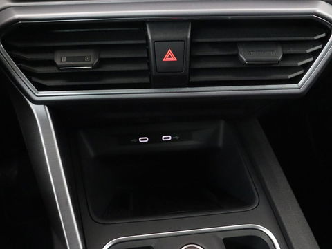 SEAT Leon 1.5 eTSI FR Intense | Stoelverwarming | Adaptive cruise | Camera | Carplay | Navigatie | Full LED | Keyless | Stuurverwarming | Climate control