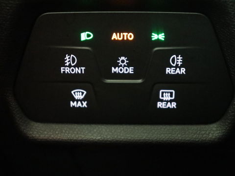 SEAT Leon 1.5 eTSI FR Intense | Stoelverwarming | Adaptive cruise | Camera | Carplay | Navigatie | Full LED | Keyless | Stuurverwarming | Climate control