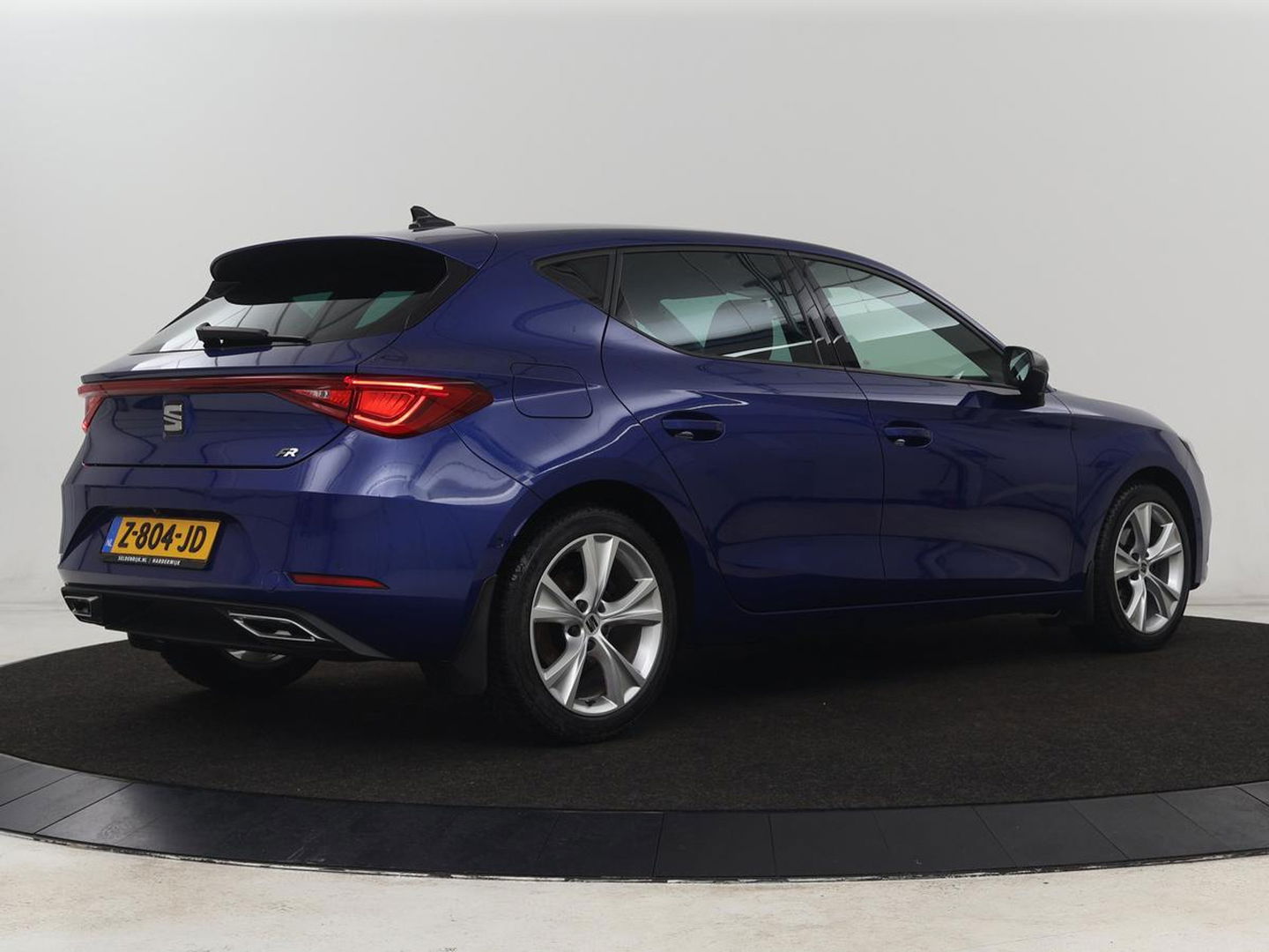 SEAT Leon 1.5 eTSI FR Intense | Stoelverwarming | Adaptive cruise | Camera | Carplay | Navigatie | Full LED | Keyless | Stuurverwarming | Climate control