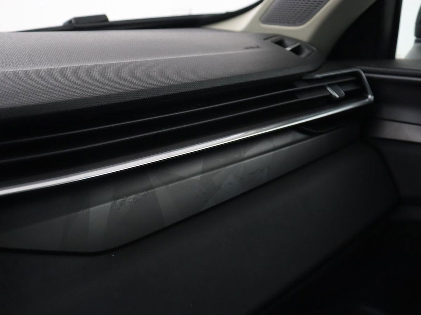 Lynk & Co 01 1.5 Plug In | Panoramadak | Infinity by Harman | Camera | Adaptive cruise | Stoelverwarming | Carplay | Memory | Full LED | PHEV