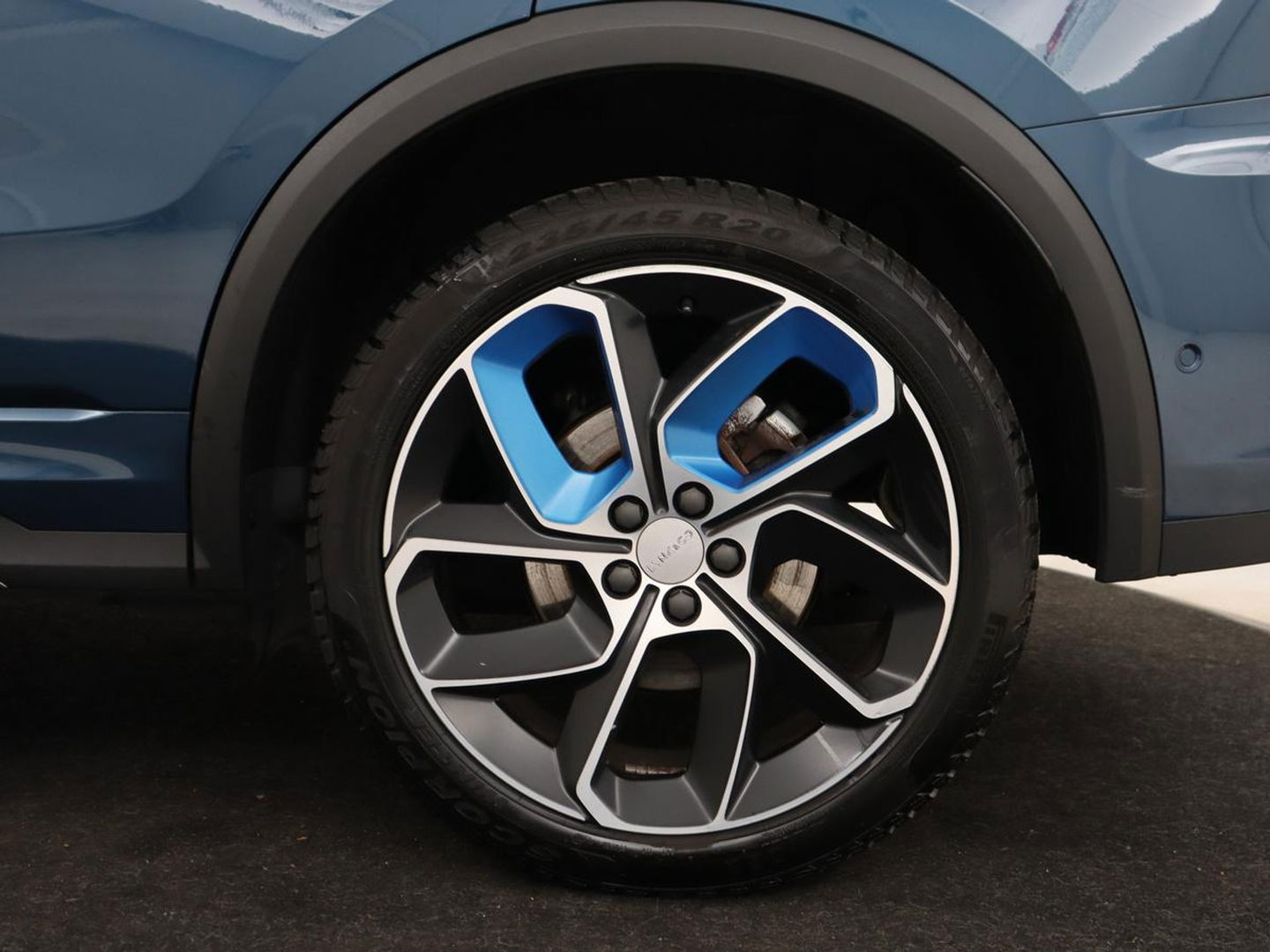 Lynk & Co 01 1.5 Plug In | Panoramadak | Infinity by Harman | Camera | Adaptive cruise | Stoelverwarming | Carplay | Memory | Full LED | PHEV