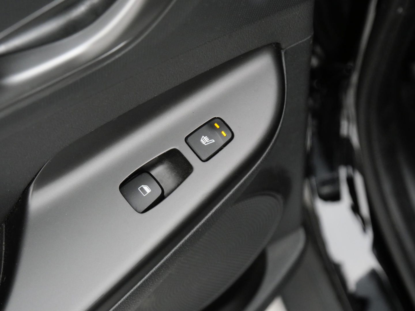 Hyundai KONA EV 64kWh PREMIUM/ LEER/ HEAD-UP/ BLINDSPOT/ KEYLESS/ SOH 100%