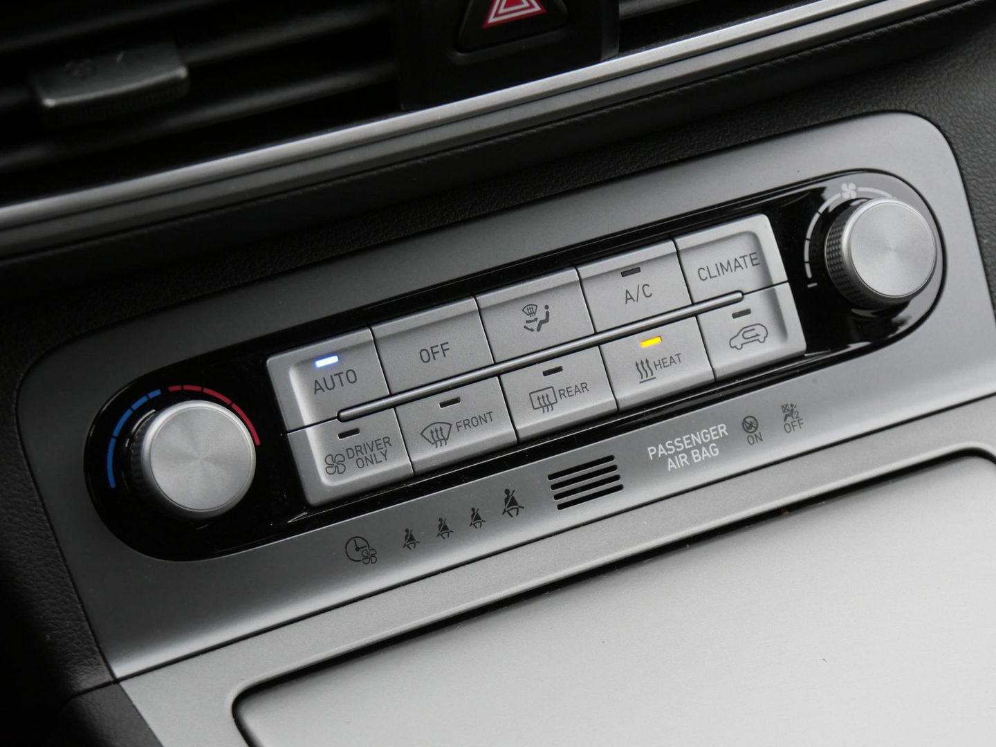 Hyundai KONA EV 64kWh PREMIUM/ LEER/ HEAD-UP/ BLINDSPOT/ KEYLESS/ SOH 100%