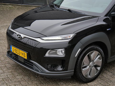 Hyundai KONA EV 64kWh PREMIUM/ LEER/ HEAD-UP/ BLINDSPOT/ KEYLESS/ SOH 100%