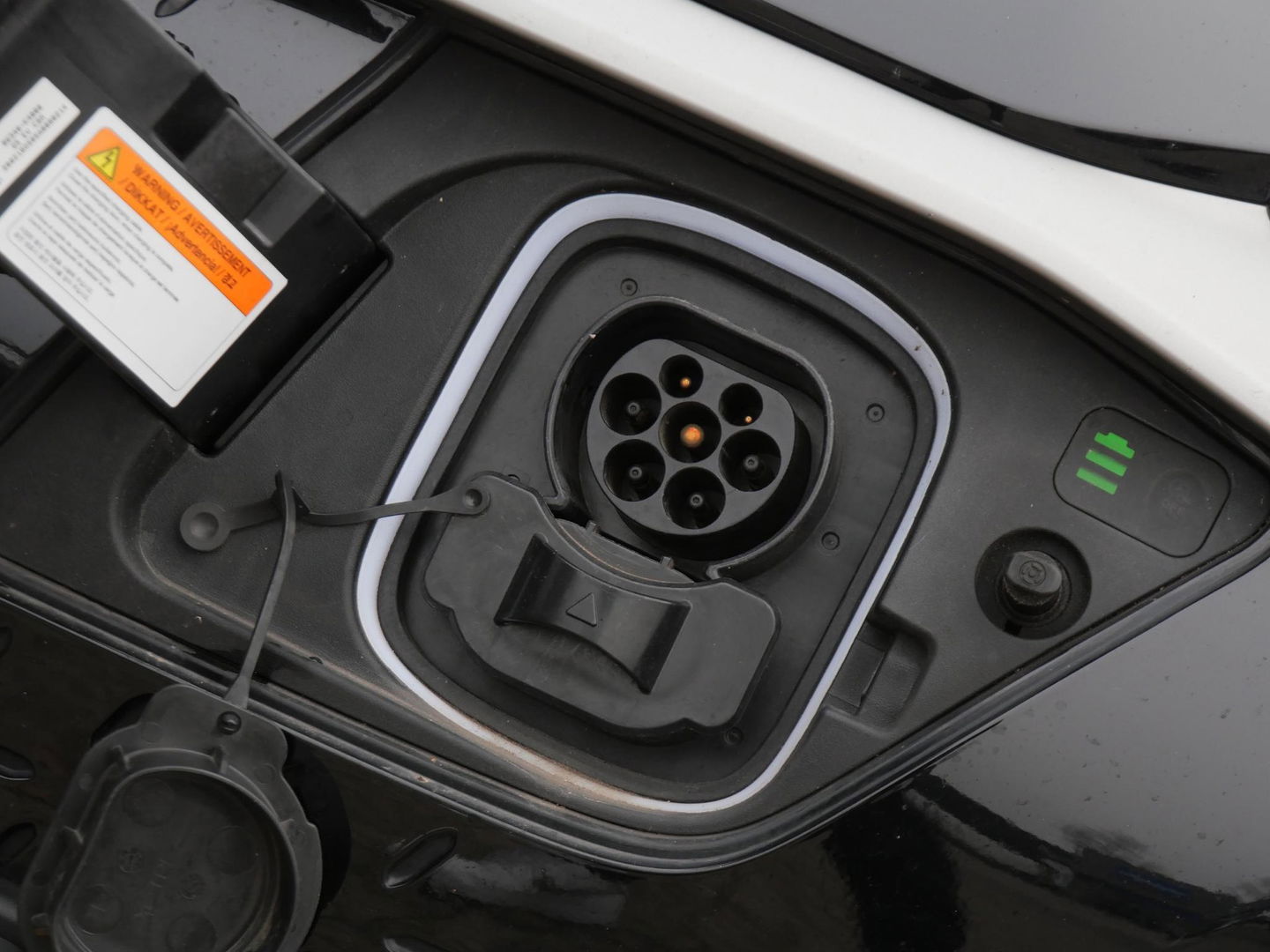 Hyundai KONA EV 64kWh PREMIUM/ LEER/ HEAD-UP/ BLINDSPOT/ KEYLESS/ SOH 100%