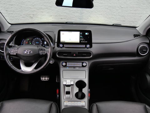 Hyundai KONA EV 64kWh PREMIUM/ LEER/ HEAD-UP/ BLINDSPOT/ KEYLESS/ SOH 100%