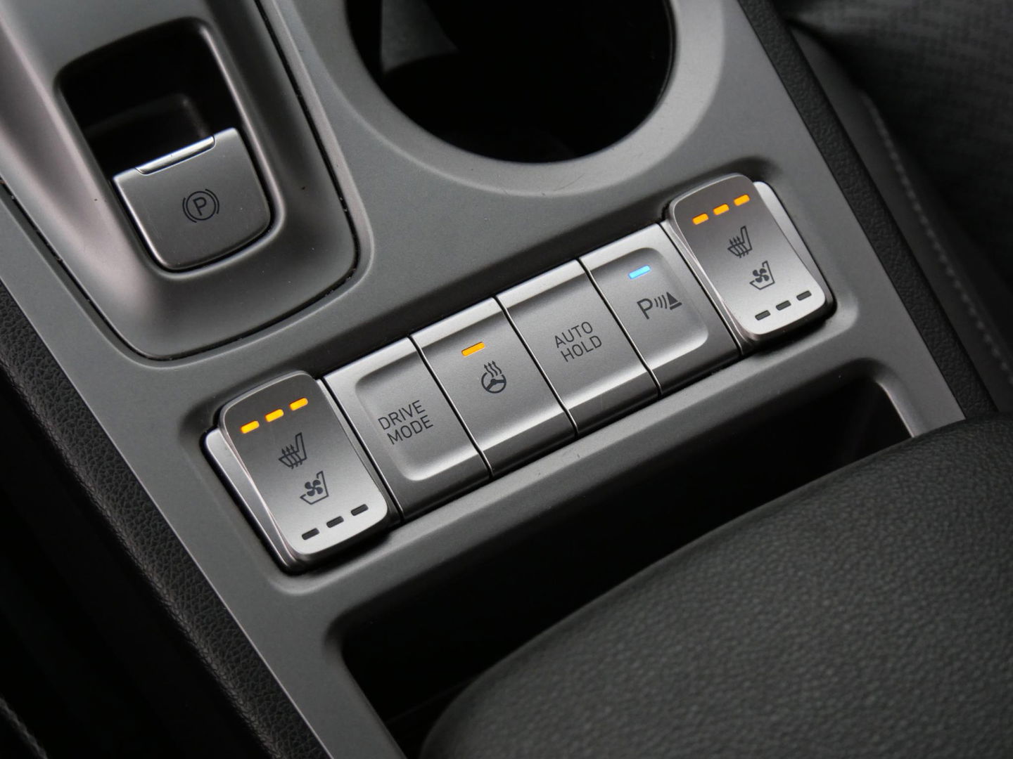 Hyundai KONA EV 64kWh PREMIUM/ LEER/ HEAD-UP/ BLINDSPOT/ KEYLESS/ SOH 100%