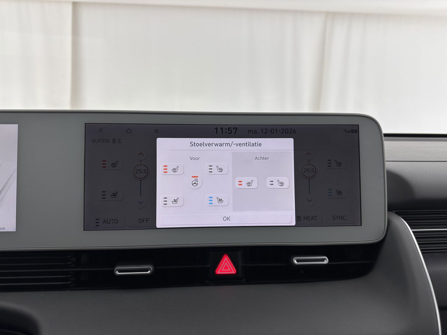 Hyundai IONIQ 5 Lounge 73kWh [ 3-Fase ] {SOH-98%} (INCL-BTW) Aut *HEAD-UP | HEATPUMP | LEATHER | PREMIUM-AUDIO | FULL-LED | ADAPTIVE-CRUISE | BLIND-SPOT | DIGI-COCKPIT | AMBIENT-LIGHT | DAB | SHIFT-PADDLES | HEAD-UP | NAVI-FULLMAP | KEYLESS