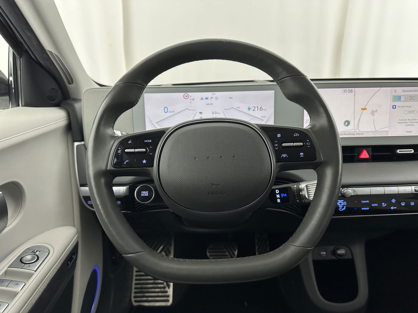 Hyundai IONIQ 5 Lounge 73kWh [ 3-Fase ] {SOH-98%} (INCL-BTW) Aut *HEAD-UP | HEATPUMP | LEATHER | PREMIUM-AUDIO | FULL-LED | ADAPTIVE-CRUISE | BLIND-SPOT | DIGI-COCKPIT | AMBIENT-LIGHT | DAB | SHIFT-PADDLES | HEAD-UP | NAVI-FULLMAP | KEYLESS