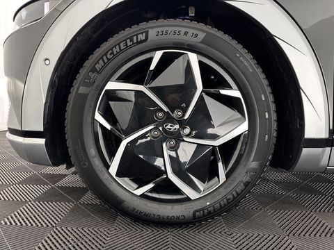 Hyundai IONIQ 5 Lounge 73kWh [ 3-Fase ] {SOH-98%} (INCL-BTW) Aut *HEAD-UP | HEATPUMP | LEATHER | PREMIUM-AUDIO | FULL-LED | ADAPTIVE-CRUISE | BLIND-SPOT | DIGI-COCKPIT | AMBIENT-LIGHT | DAB | SHIFT-PADDLES | HEAD-UP | NAVI-FULLMAP | KEYLESS