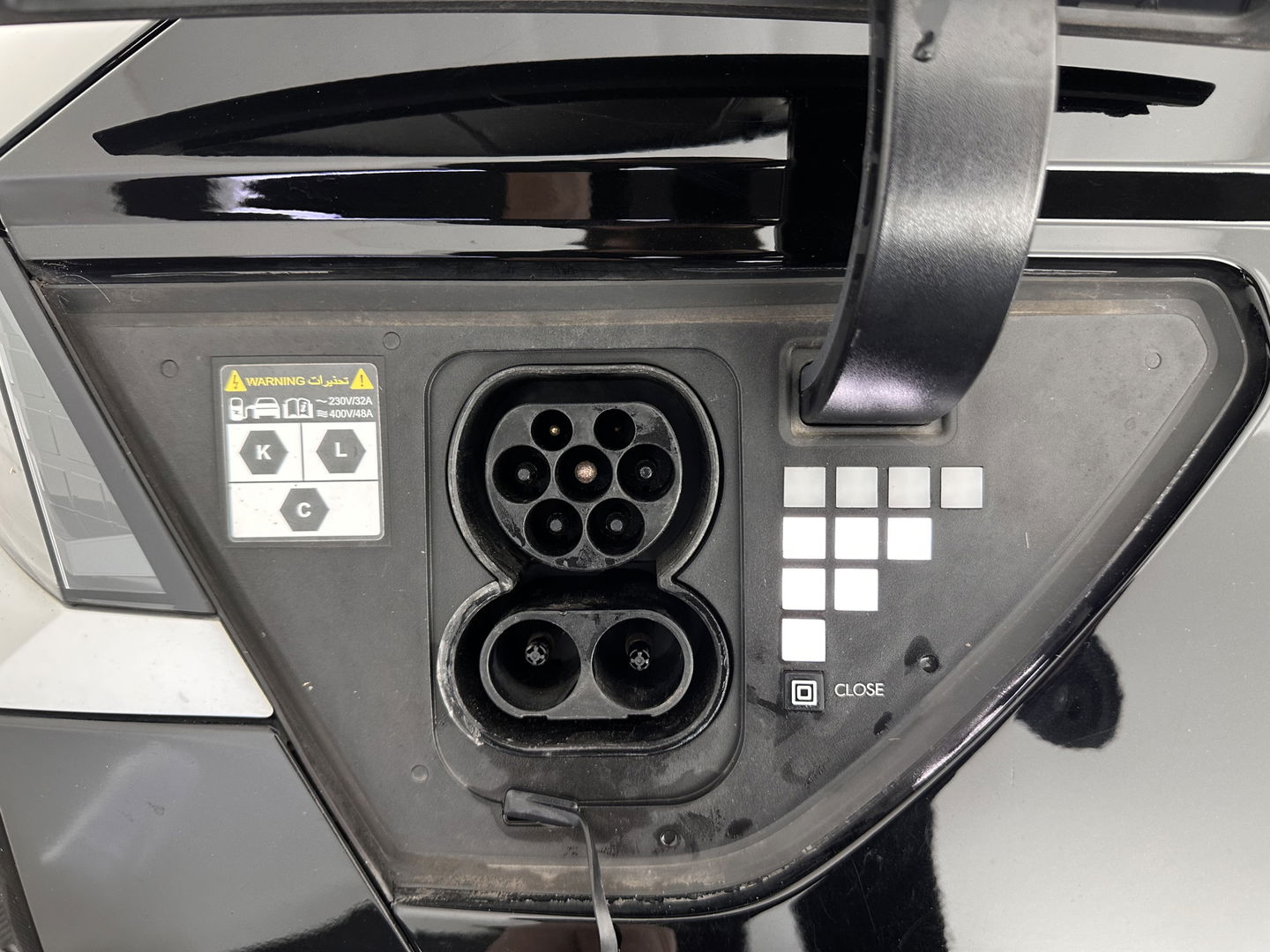 Hyundai IONIQ 5 Lounge 73kWh [ 3-Fase ] {SOH-98%} (INCL-BTW) Aut *HEAD-UP | HEATPUMP | LEATHER | PREMIUM-AUDIO | FULL-LED | ADAPTIVE-CRUISE | BLIND-SPOT | DIGI-COCKPIT | AMBIENT-LIGHT | DAB | SHIFT-PADDLES | HEAD-UP | NAVI-FULLMAP | KEYLESS