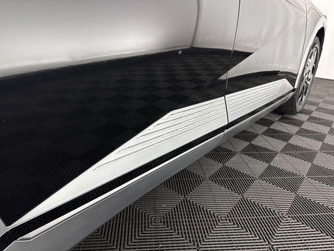 Hyundai IONIQ 5 Lounge 73kWh [ 3-Fase ] {SOH-98%} (INCL-BTW) Aut *HEAD-UP | HEATPUMP | LEATHER | PREMIUM-AUDIO | FULL-LED | ADAPTIVE-CRUISE | BLIND-SPOT | DIGI-COCKPIT | AMBIENT-LIGHT | DAB | SHIFT-PADDLES | HEAD-UP | NAVI-FULLMAP | KEYLESS