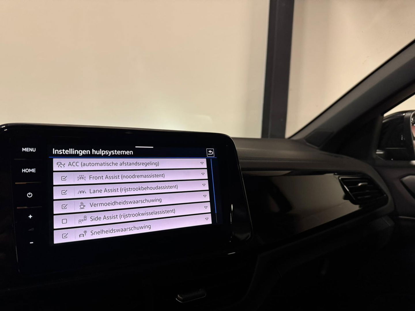 Volkswagen T-Roc 1.5 TSI R-Line Edition PANO KEYLESS CAM