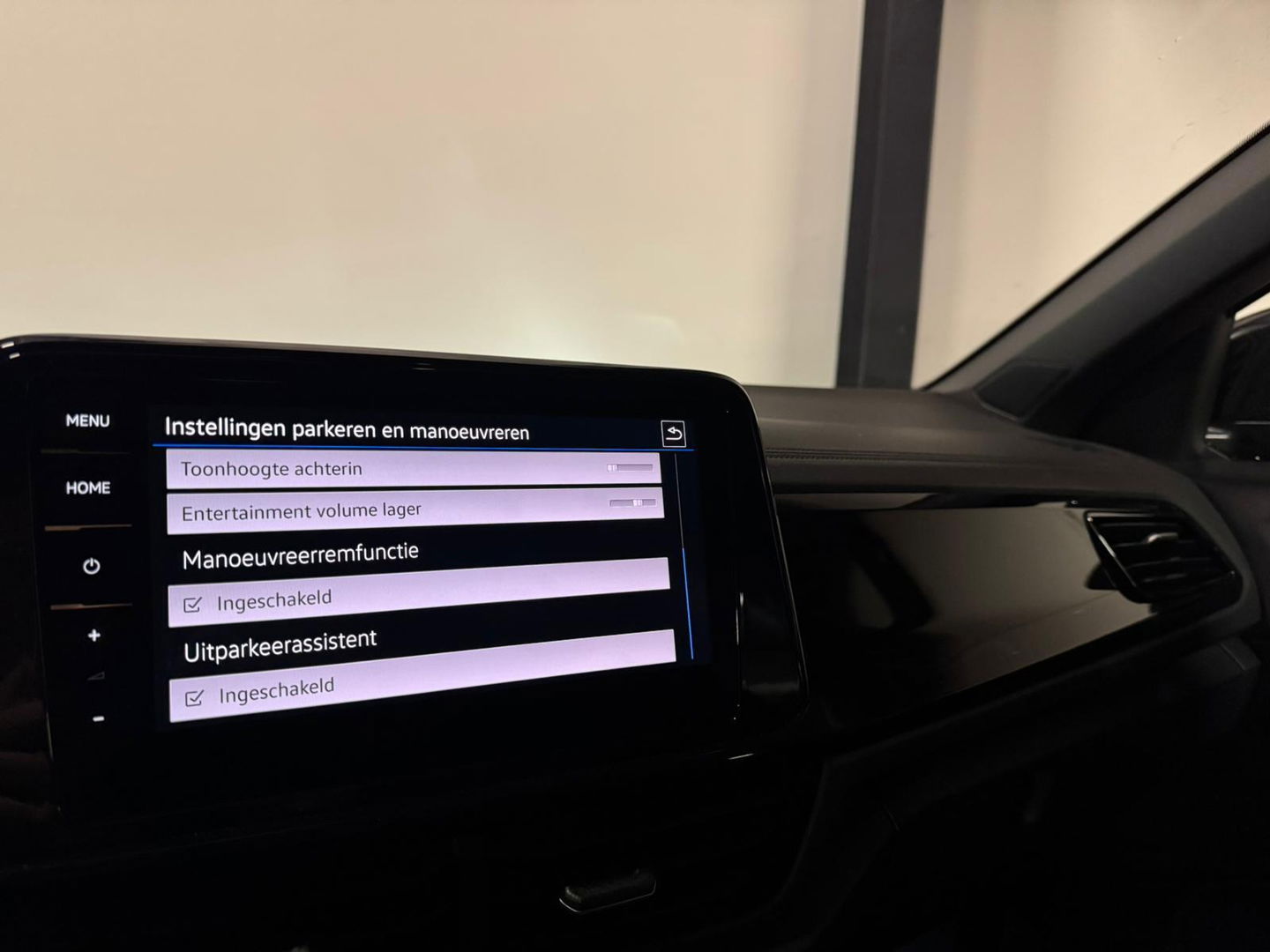 Volkswagen T-Roc 1.5 TSI R-Line Edition PANO KEYLESS CAM