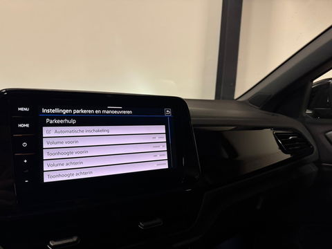 Volkswagen T-Roc 1.5 TSI R-Line Edition PANO KEYLESS CAM