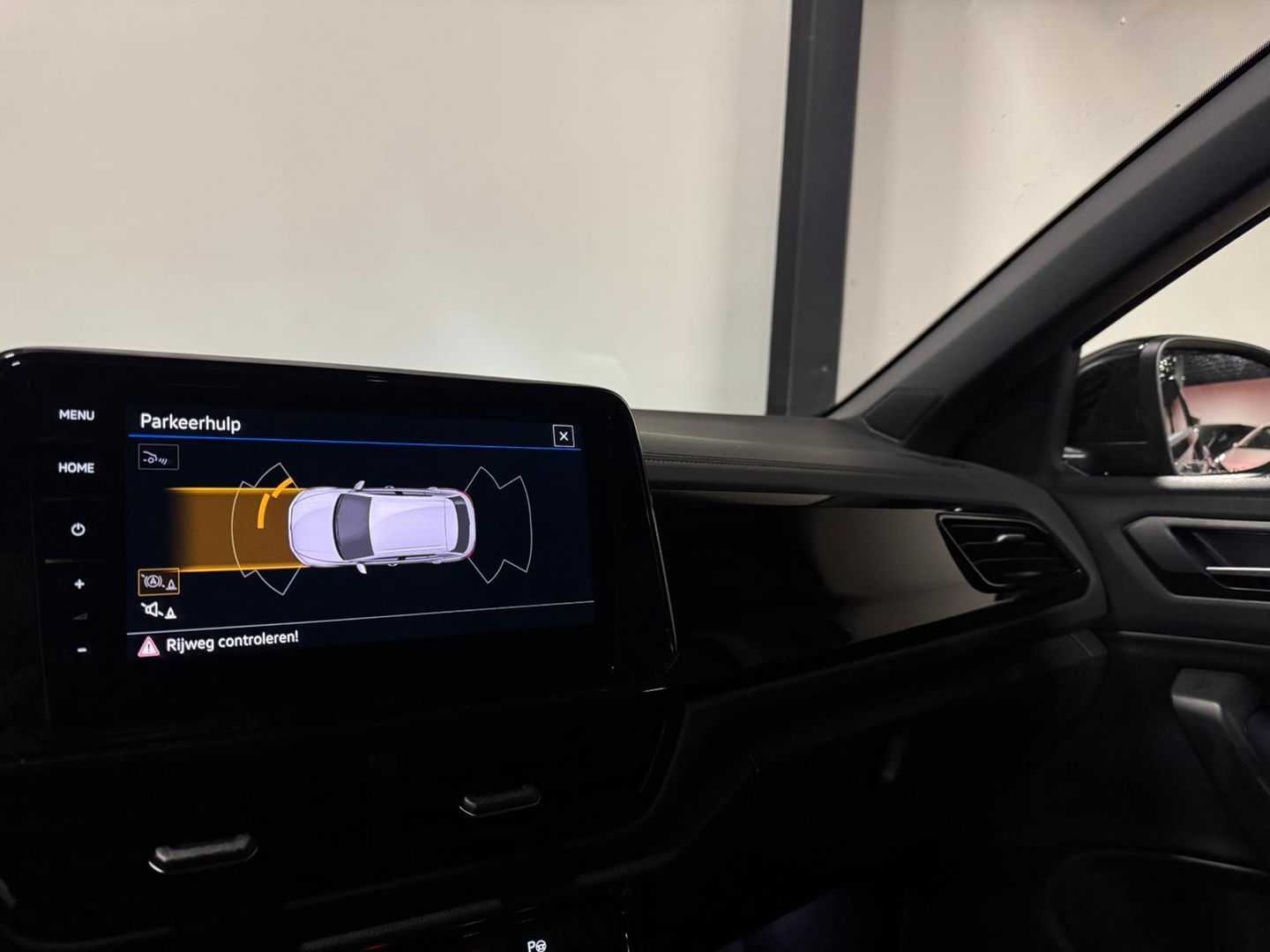 Volkswagen T-Roc 1.5 TSI R-Line Edition PANO KEYLESS CAM