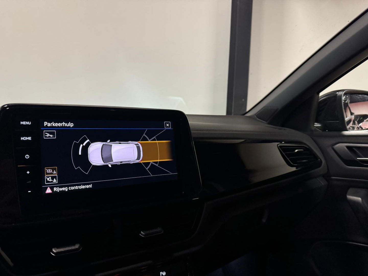 Volkswagen T-Roc 1.5 TSI R-Line Edition PANO KEYLESS CAM