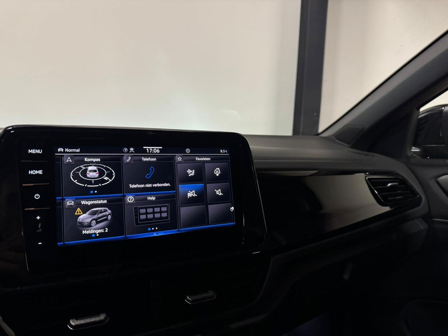 Volkswagen T-Roc 1.5 TSI R-Line Edition PANO KEYLESS CAM