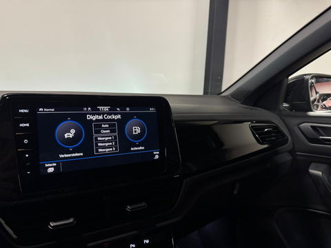 Volkswagen T-Roc 1.5 TSI R-Line Edition PANO KEYLESS CAM