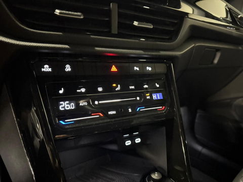 Volkswagen T-Roc 1.5 TSI R-Line Edition PANO KEYLESS CAM
