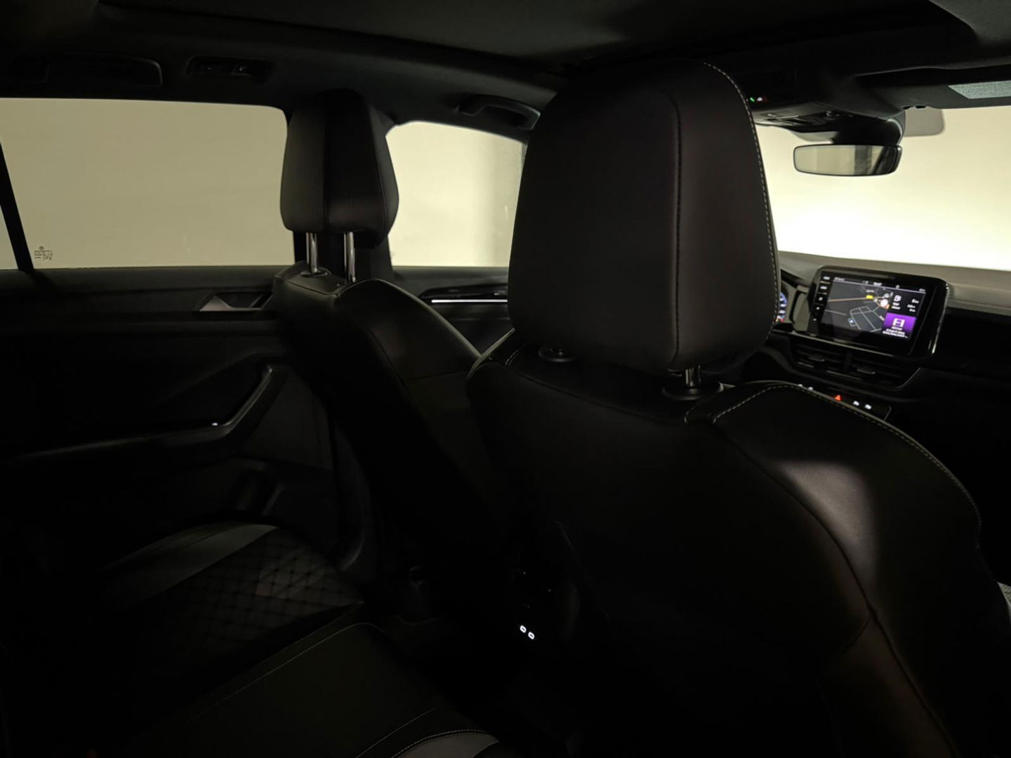 Volkswagen T-Roc 1.5 TSI R-Line Edition PANO KEYLESS CAM