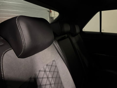 Volkswagen T-Roc 1.5 TSI R-Line Edition PANO KEYLESS CAM