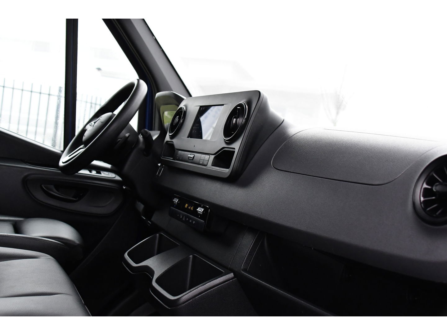 Mercedes-Benz Sprinter 316 2.2 CDI L2H1 PB Edition Camera, Cruise, Carplay, 164pk, LED, 2 x Schuifdeur, Automaat, Trekhaak, Multimedia, Uniek!