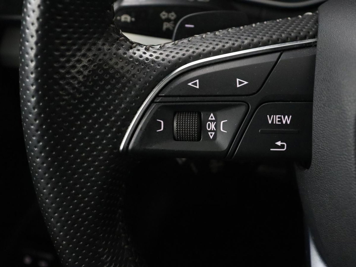 Audi Q5 55 TFSIe quattro S Line | Panoramadak | Adaptive cruise | 360 Camera | Virtual Cockpit | Half leder | Carplay | Full LED | Sportstoelen | Navigatie | PHEV | Plug In