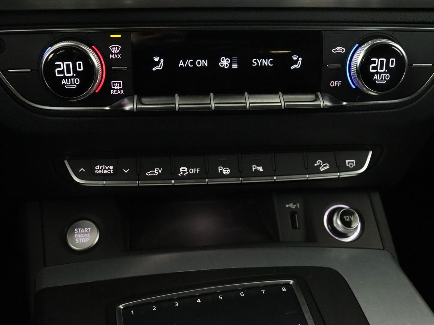 Audi Q5 55 TFSIe quattro S Line | Panoramadak | Adaptive cruise | 360 Camera | Virtual Cockpit | Half leder | Carplay | Full LED | Sportstoelen | Navigatie | PHEV | Plug In