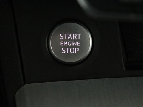 Audi Q5 55 TFSIe quattro S Line | Panoramadak | Adaptive cruise | 360 Camera | Virtual Cockpit | Half leder | Carplay | Full LED | Sportstoelen | Navigatie | PHEV | Plug In