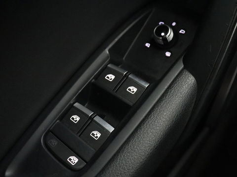 Audi Q5 55 TFSIe quattro S Line | Panoramadak | Adaptive cruise | 360 Camera | Virtual Cockpit | Half leder | Carplay | Full LED | Sportstoelen | Navigatie | PHEV | Plug In