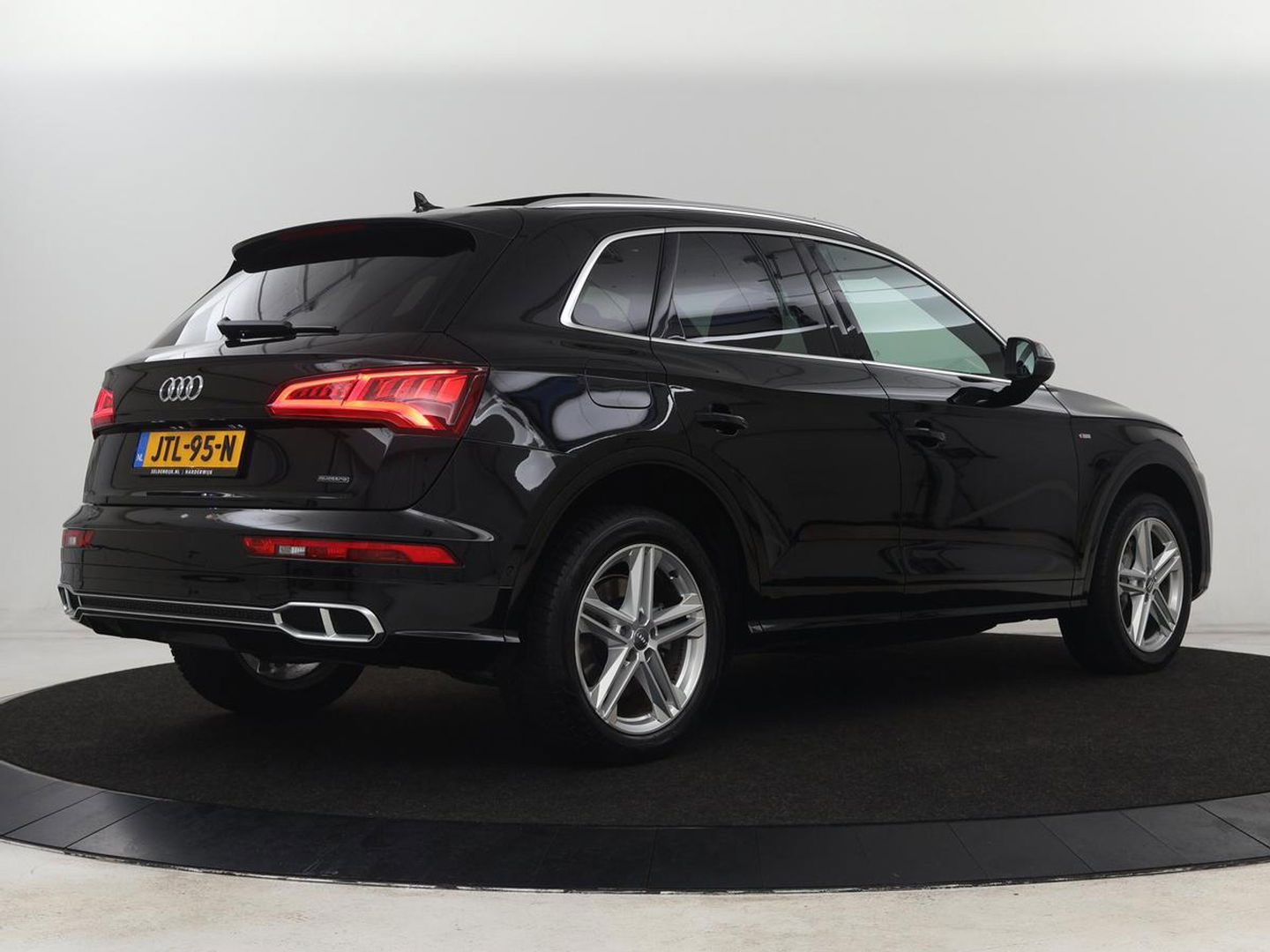 Audi Q5 55 TFSIe quattro S Line | Panoramadak | Adaptive cruise | 360 Camera | Virtual Cockpit | Half leder | Carplay | Full LED | Sportstoelen | Navigatie | PHEV | Plug In