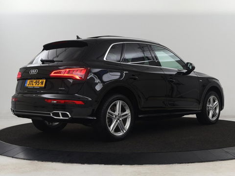 Audi Q5 55 TFSIe quattro S Line | Panoramadak | Adaptive cruise | 360 Camera | Virtual Cockpit | Half leder | Carplay | Full LED | Sportstoelen | Navigatie | PHEV | Plug In