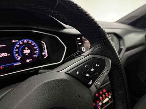 Volkswagen T-Cross 1.0 TSI R-line | Camera | Virtual | Adap. Cruise | Trekh. | Carplay | Keyless | NAP