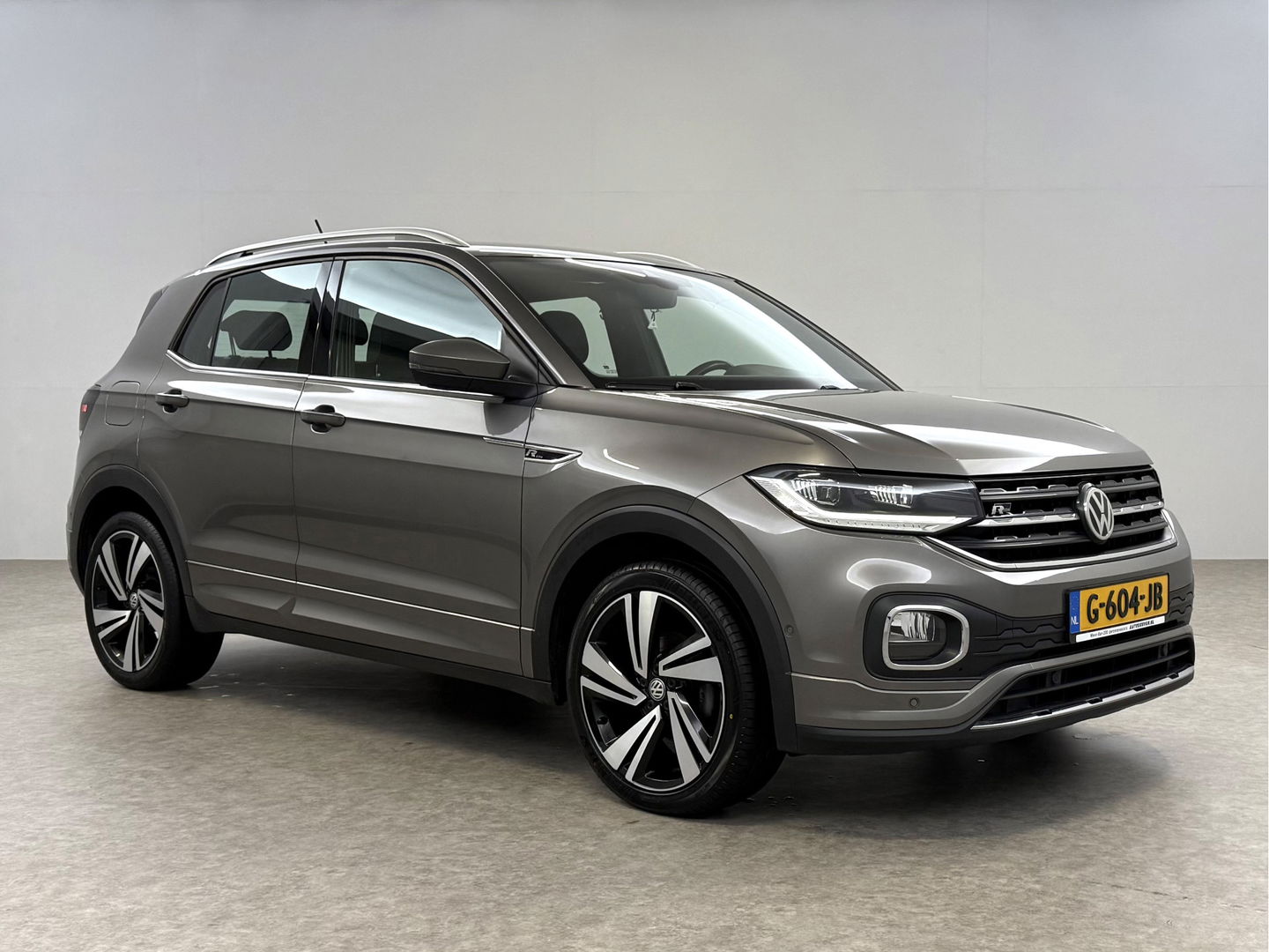 Volkswagen T-Cross 1.0 TSI R-line | Camera | Virtual | Adap. Cruise | Trekh. | Carplay | Keyless | NAP
