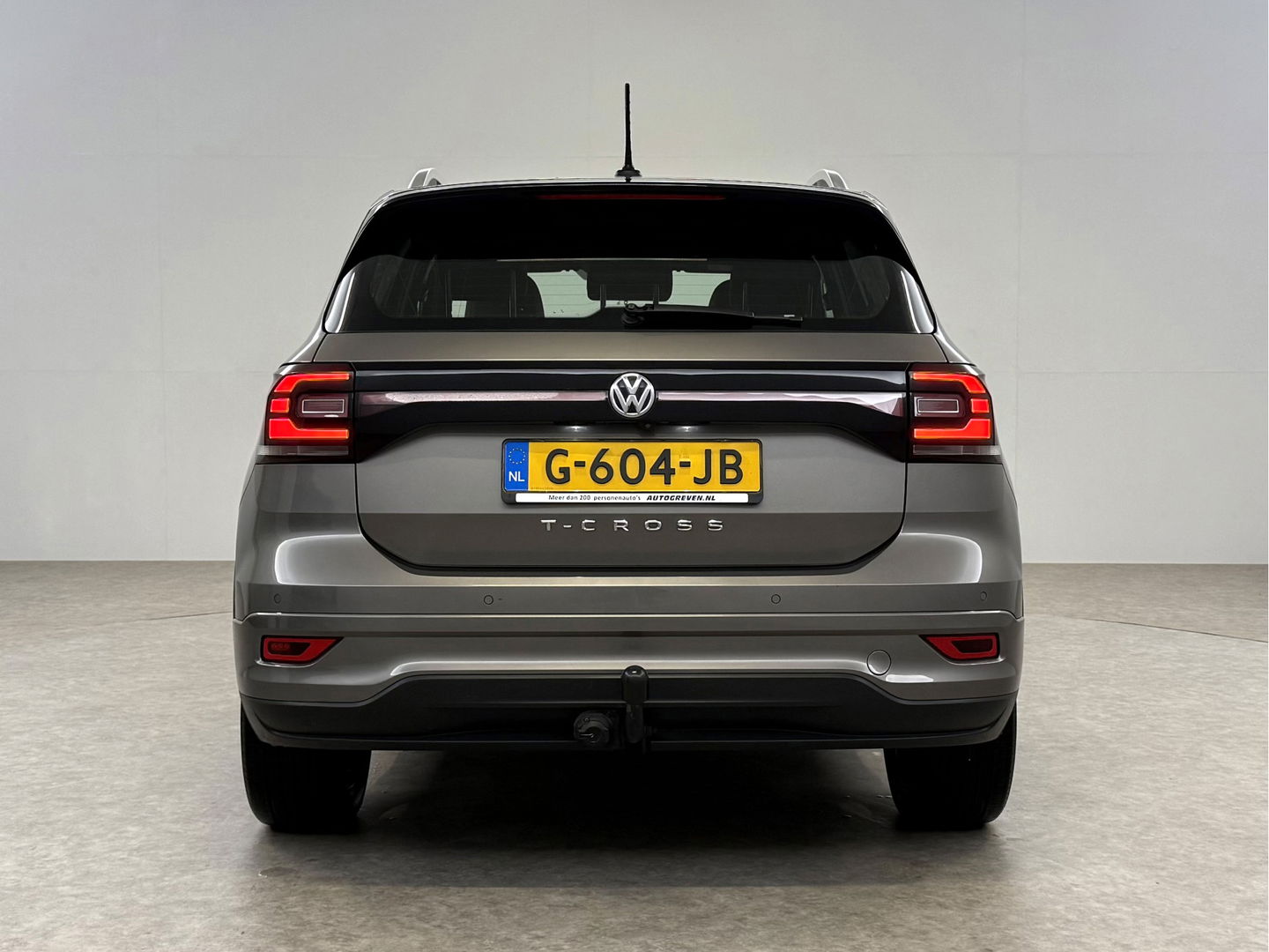 Volkswagen T-Cross 1.0 TSI R-line | Camera | Virtual | Adap. Cruise | Trekh. | Carplay | Keyless | NAP